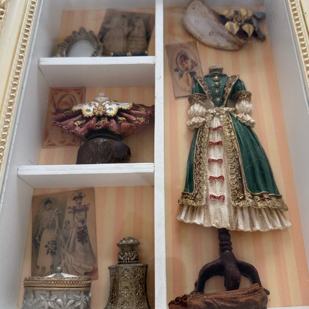 Vintage Shadow Box with Green and Cream Accents - Picture 3 of 5